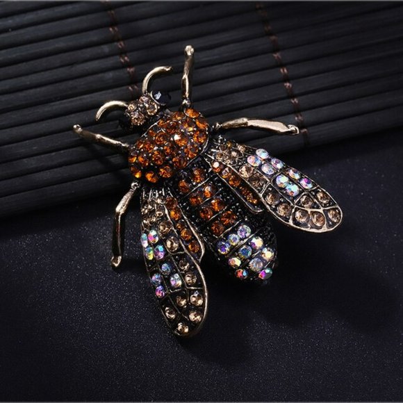 Brown Fly Bug Rhinestone Pin Broach - Picture 1 of 2